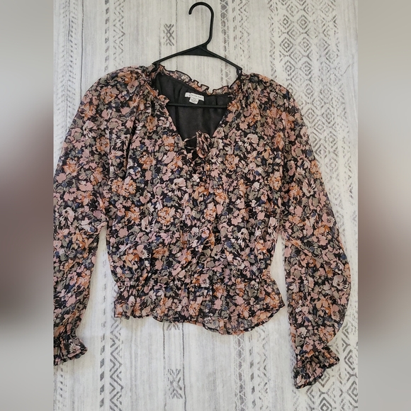 American Eagle Outfitters Tops - American Eagle Outfitters Floral Blouse Size S